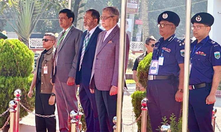 সরকারি সফরে পাবনায় পৌঁছেছেন রাষ্ট্রপতি