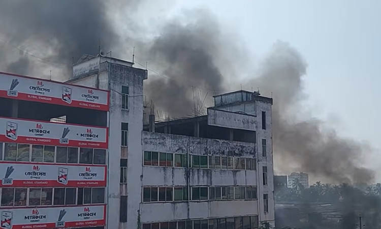 টঙ্গীতে তুলার গোডাউনে আগুন