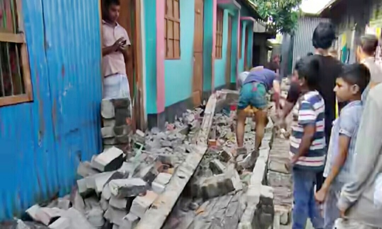 রূপগঞ্জে ভূমিকম্পে দেয়াল ধসে শিশুর মৃত্যু, আহত ২