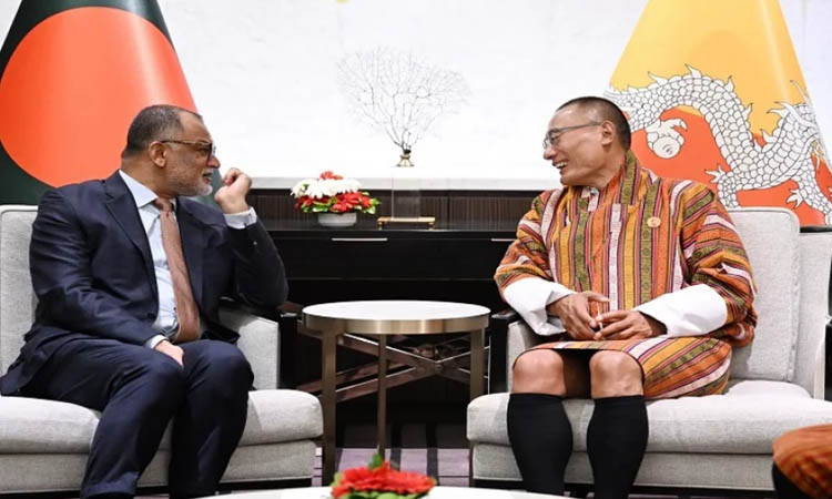 ভুটানের প্রধানমন্ত্রীর সঙ্গে বানিজ্য উপদেষ্টার সৌজন্য সাক্ষাৎ