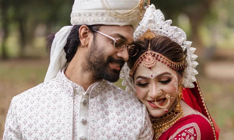 ফের বিয়ে করলেন কণ্ঠশিল্পী পূজা