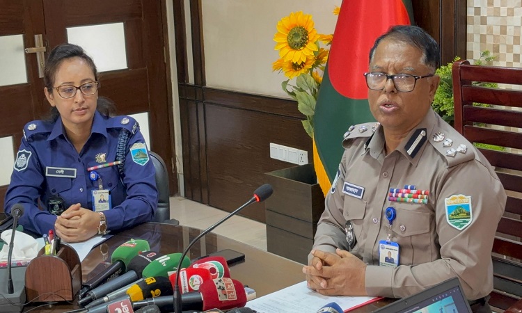 অপারেশন ফার্স্ট লাইটের ৩জেলা পুলিশের বিশেষ অভিযান, গ্রেফতার ৭২