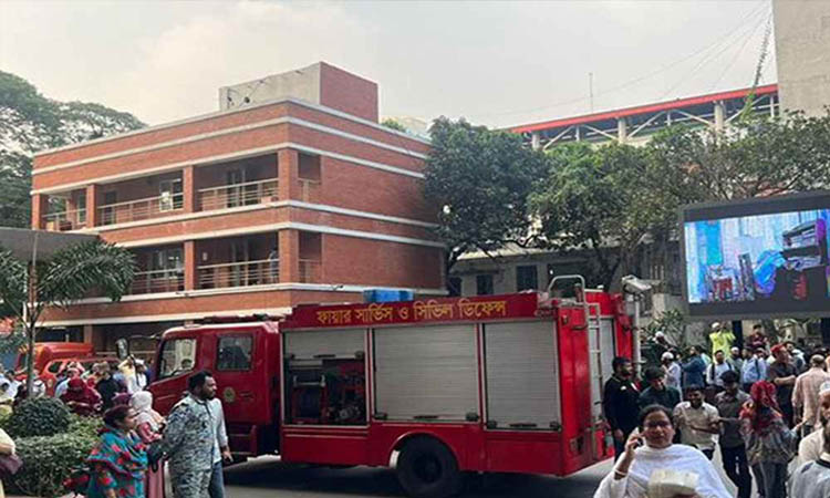 সচিবালয়ের নতুন ভবনে আগুন, ৩ ইউনিটের চেষ্টায় নিয়ন্ত্রণে