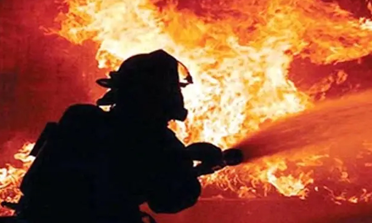 মোহাম্মদপুরে আবাসিক ভবনে আগুন