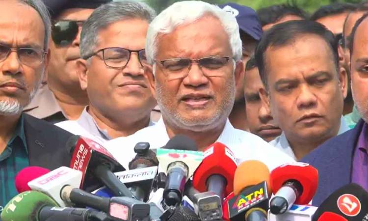 চিকিৎসা গ্রহণ করতে পারছেন খালেদা জিয়া, গুজবে কান দিবেন না