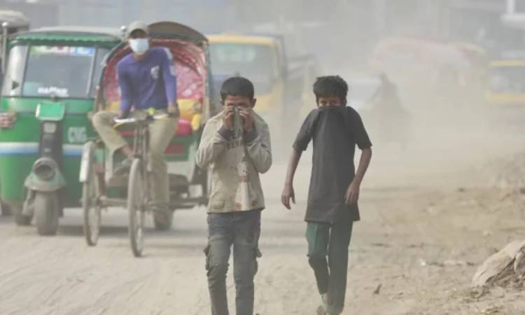 আজ ভয়াবহ বায়ুদূষণের কবলে ‘ঝুঁকিপূর্ণ’ ঢাকা