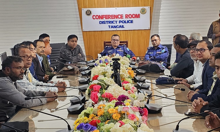 টাঙ্গাইলের সাংবাদিকদের সঙ্গে নবাগত পুলিশ সুপারের মতবিনিময়