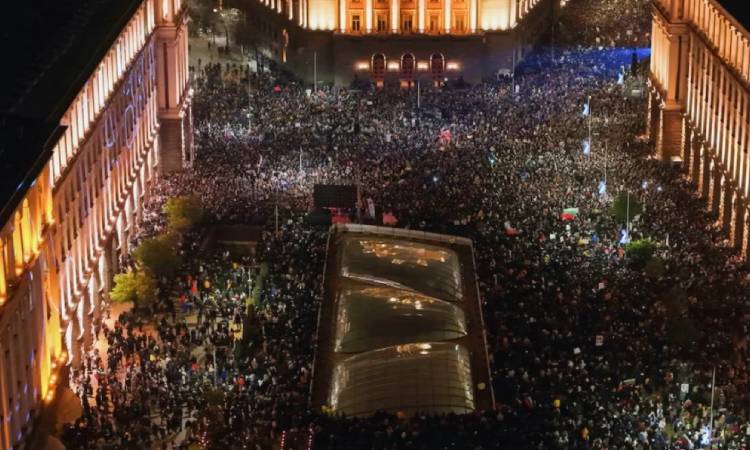 বিক্ষোভের মুখে বুলগেরিয়া সরকারের পদত্যাগ