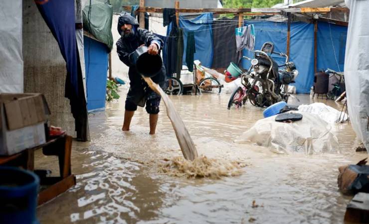 গাজায় ভয়াবহ স্টর্ম বায়রন তাণ্ডব, নিহত ১৪
