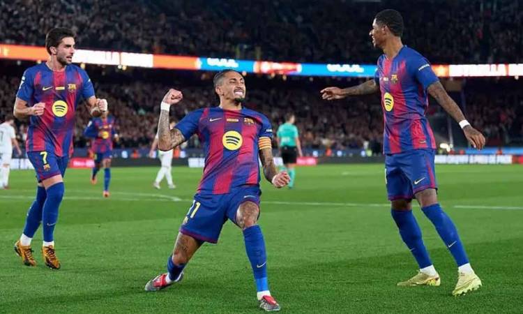 রাফিনহার জোড়া গোলে বার্সেলোনার সহজ জয়