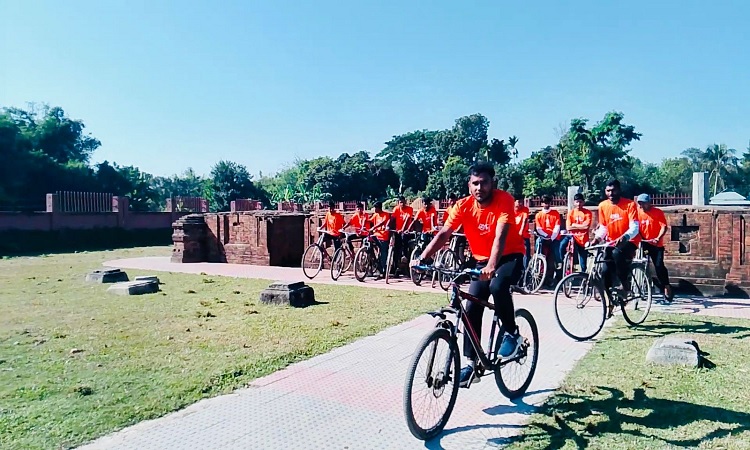 আত্মহত্যা প্রতিরোধে প্রেরক ফাউন্ডেশনের সাইকেল র্যালি ‘ঐক্যতান’