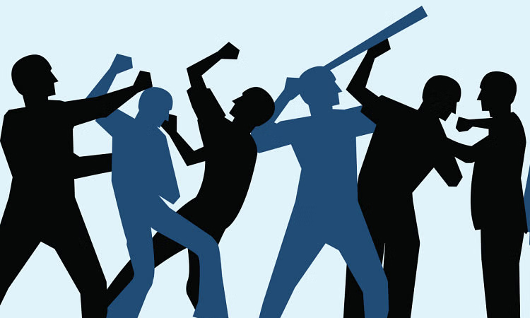 ইজিবাইকের ভাড়া নিয়ে দুই পক্ষের সংঘর্ষ, আহত ৩০