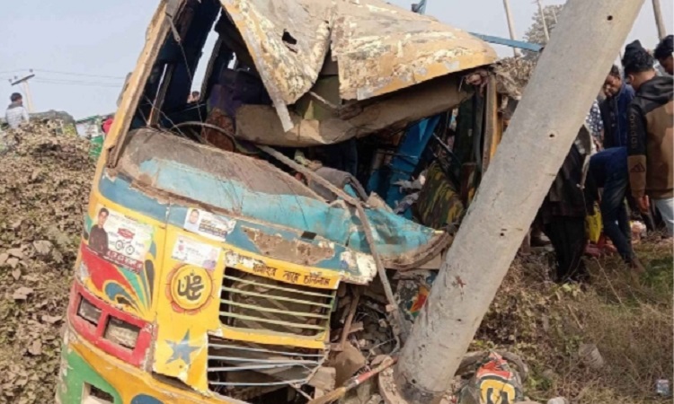 ঢাকা–সিলেট মহাসড়ককে কুট্টাপাড়া এলাকায় ভয়াবহ সড়ক দুর্ঘটনা