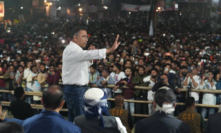 ৭ জেলায় নির্বাচনী সমাবেশ শেষে ঢাকায় ফিরলেন তারেক রহমান