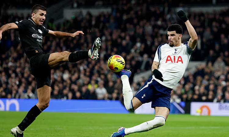 জোড়া গোলের সমতায় মাঠ ছাড়ল টটেনহ্যাম-সিটি