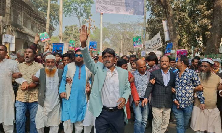 টাঙ্গাইলে স্বতন্ত্র প্রার্থী ফরহাদ ইকবালের আখেরী গণমিছিল