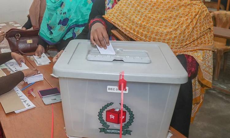 উৎসব-উৎকণ্ঠার জাতীয় নির্বাচন ও গণভোট কাল