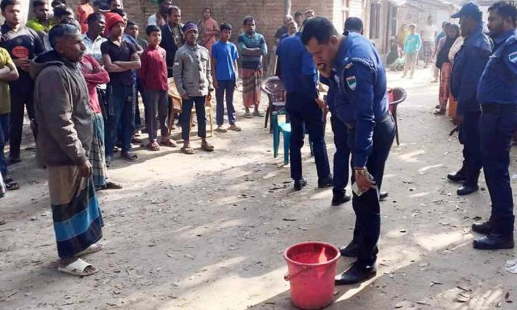 মেহেরপুরে ভোটকেন্দ্রের পাশে ককটেল সদৃশ বস্তু উদ্ধার