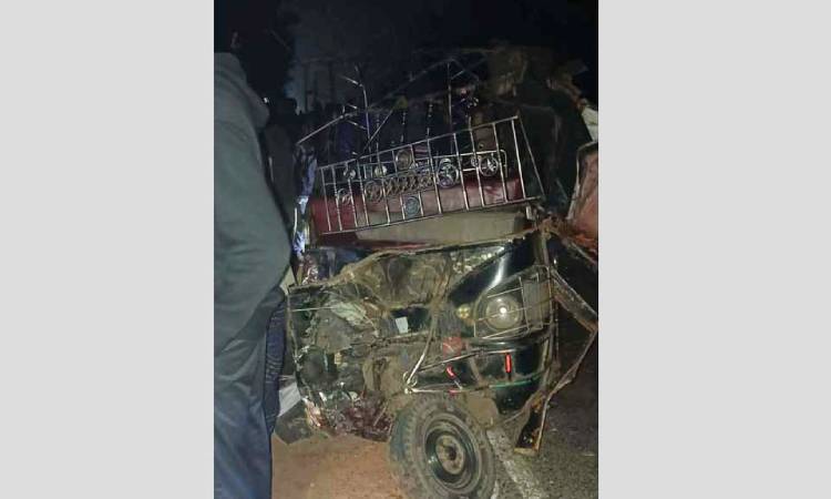 বাগেরহাটে মাহেন্দ্র ও ট্রাক সংঘর্ষ, নিহত ২