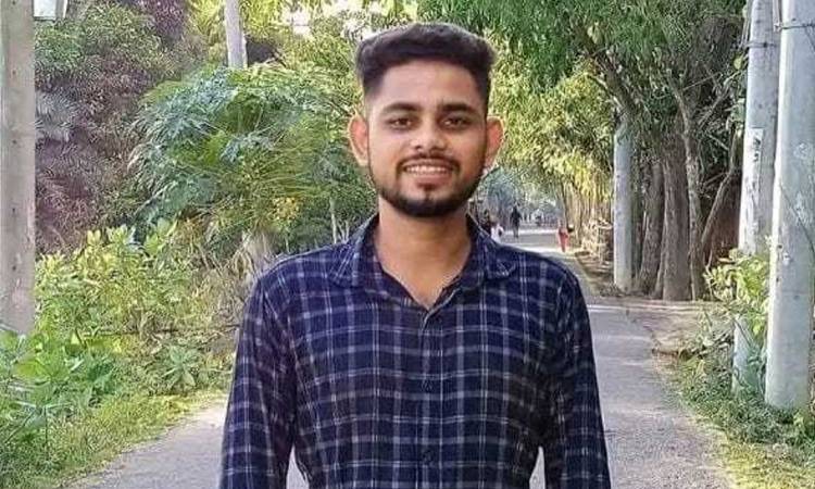 ঘুমন্ত ছেলেকে হত্যার পর থানায় বাবার আত্মসমর্পণ!