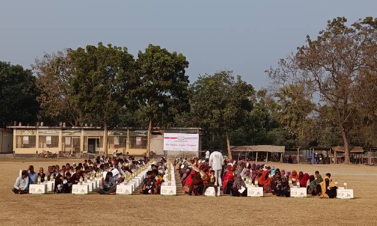 চুয়াডাঙ্গায় রমজানে ৩০০ অসহায় পরিবারের পাশে দোস্ত এইড