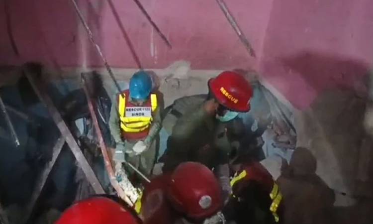 পাকিস্তানে আবাসিক ভবনে ভয়াবহ বিস্ফোরণ, নিহত ৯