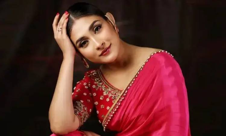 ১৪ বোতল মদসহ আটকের ঘটনায় মুখ খুললেন মেহজাবীন