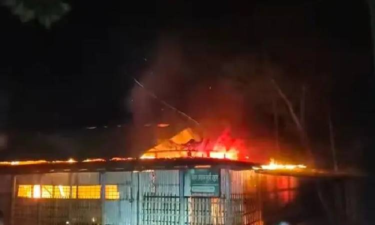 ময়মনসিংহে মসজিদে ভয়াবহ আগুন