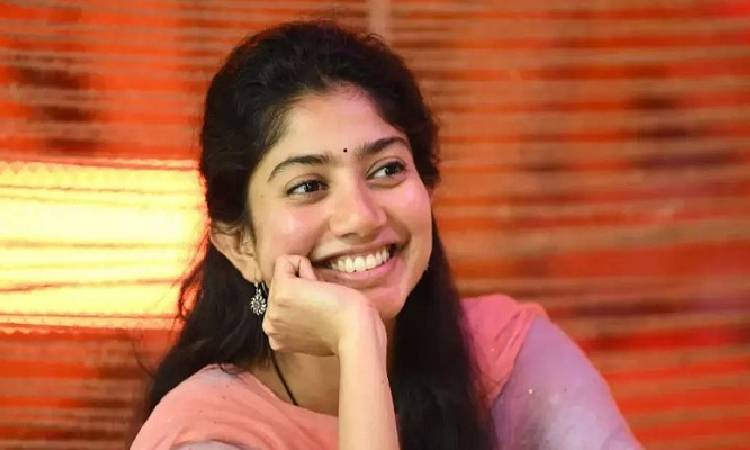 কিংবদন্তি কণ্ঠশিল্পীর বায়োপিকে সাই পল্লবী