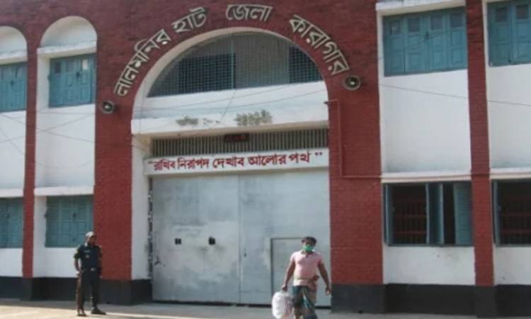 কারাগারের চিকিৎসা কেন্দ্রে ডিপ্লোমা নার্স দিচ্ছেন ‘প্রেসক্রিপশন’