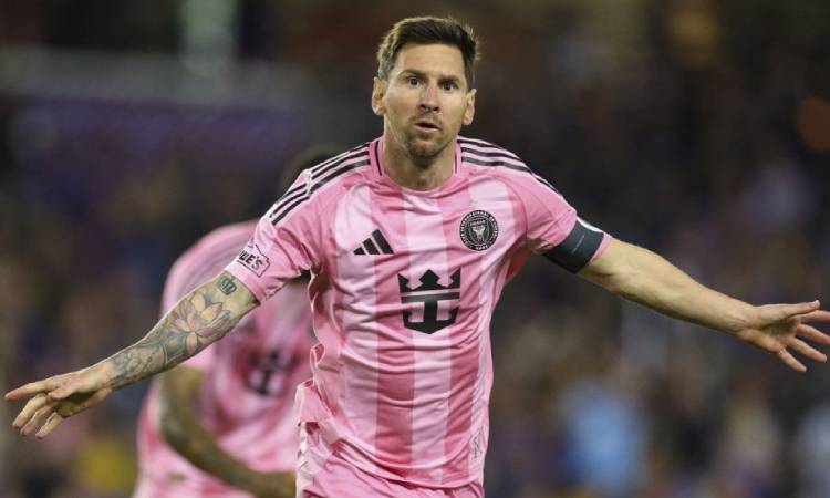 জোড়া গোলে পিছিয়ে পড়া মিয়ামিকে জেতালেন মেসি