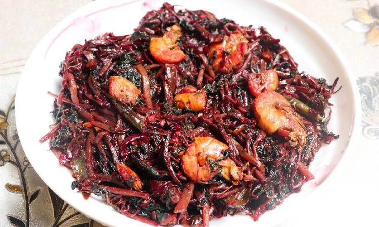 নারীর জন্য লালশাক খাওয়া যে কারণে জরুরি