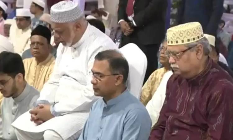 জাতীয় ঈদগাহে নামাজ আদায় করলেন রাষ্ট্রপতি-প্রধানমন্ত্রী