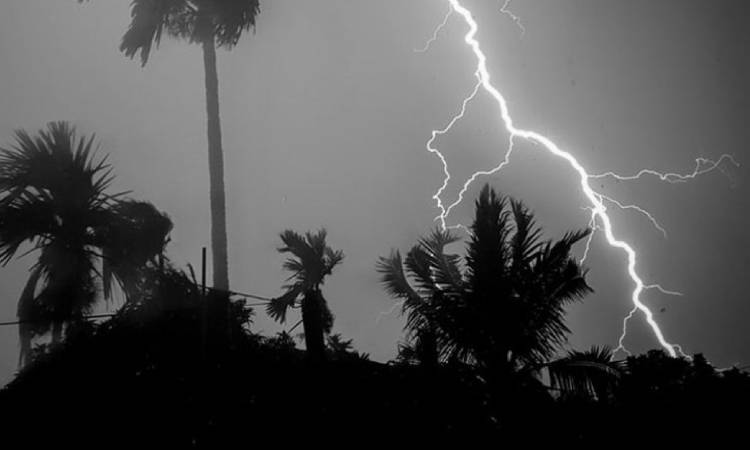 সকালের মধ্যে ৩ জেলায় ঝড়-বৃষ্টির আভাস