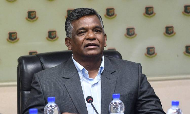 দেশে ফিরলেন বিসিবি সভাপতি বুলবুল