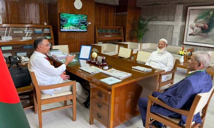 নিজ কার্যালয়ে নিয়ে বিরোধীদলীয় নেতার কথা শুনলেন প্রধানমন্ত্রী