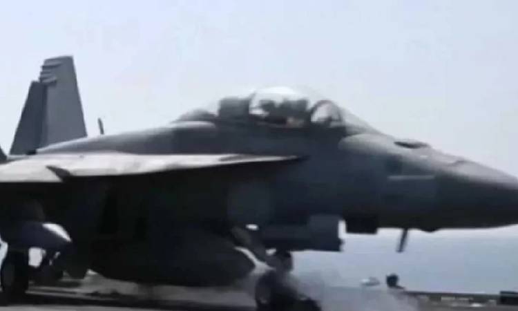 ইরানে ব্যাপক হামলার মুখে মার্কিন যুদ্ধবিমান-হেলিকপ্টার