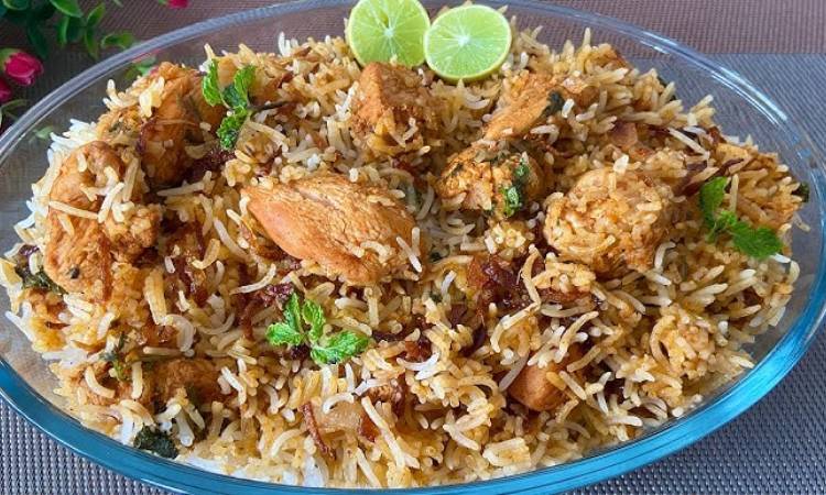 ছুটির দিনে হয়ে যাক ‘দম’ স্টাইল চিকেন বিরিয়ানি