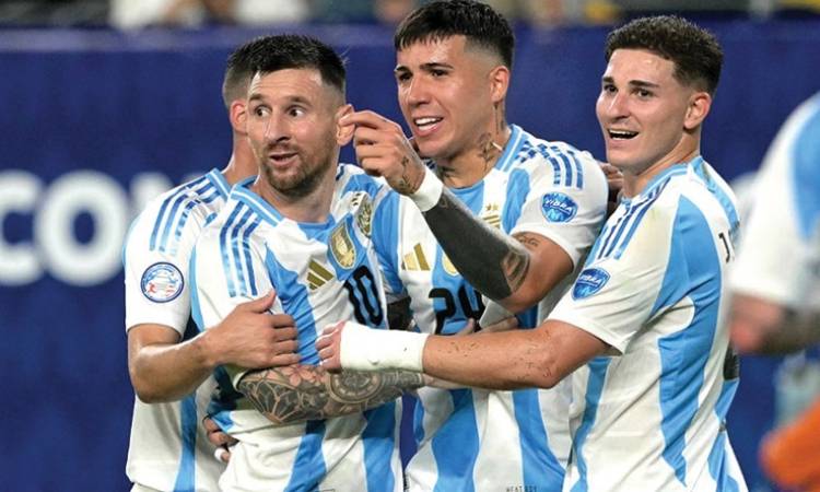 বিশ্বকাপ খেলবে মেসি, ২২ সদস্যের স্কোয়াড চূড়ান্ত!