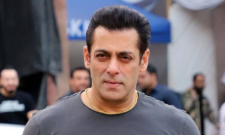 দুই রুমের ফ্ল্যাটে থাকেন সালমান খান, কিন্তু কেন?