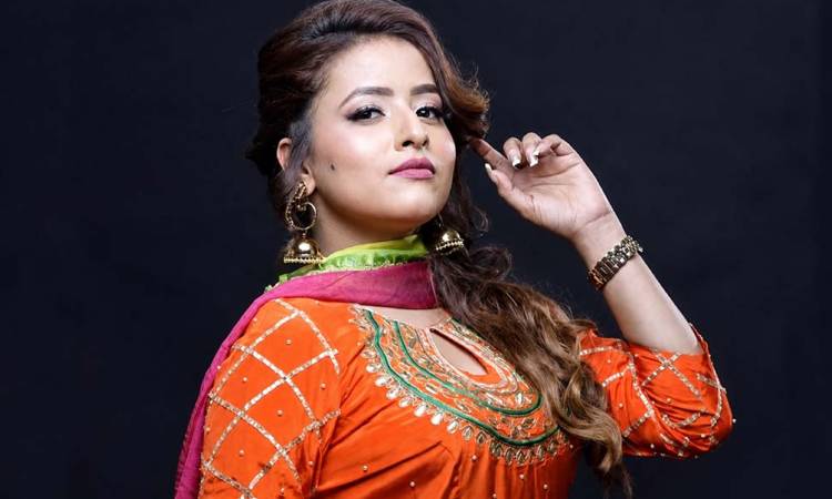 বিয়ের প্রস্তাব প্রত্যাখ্যান করায় খুন গায়িকা!