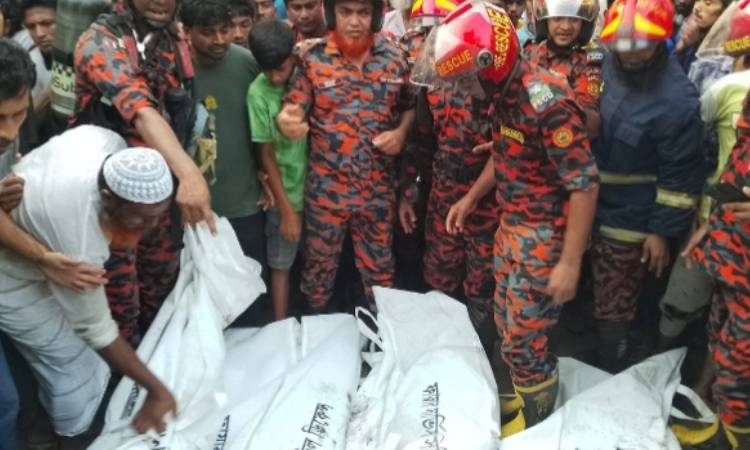 সরাইলে সেপটিক ট্যাংকে নেমে ৪ শ্রমিকের মৃত্যু