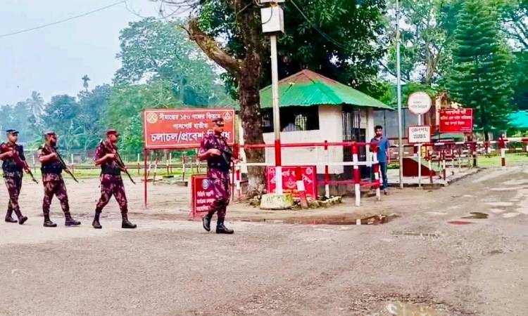 সাত দিনের ছুটিতে হিলি স্থলবন্দর