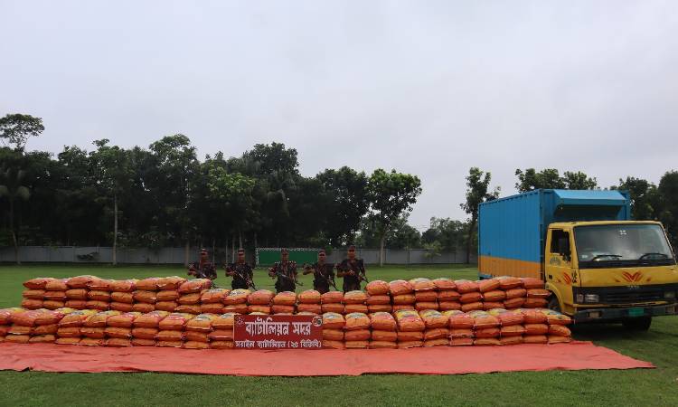 ব্রাহ্মণবাড়িয়ায় বিপুল পরিমাণ চোরাচালানি মালামাল আটক