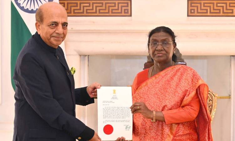 ভারত-বাংলাদেশ সম্পর্কে নতুন সমীকরণের খোঁজে ঢাকা যাচ্ছেন ত্রিবেদী