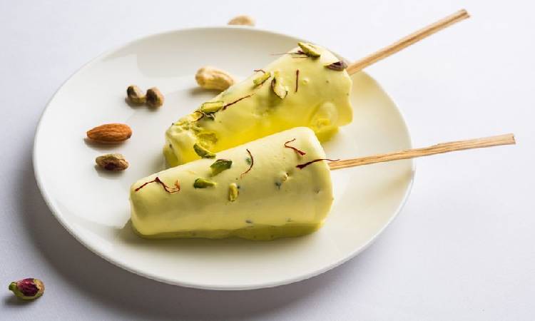 ডাবের শাঁস দিয়ে ঘরেই তৈরি করুন মালাই কুলফি