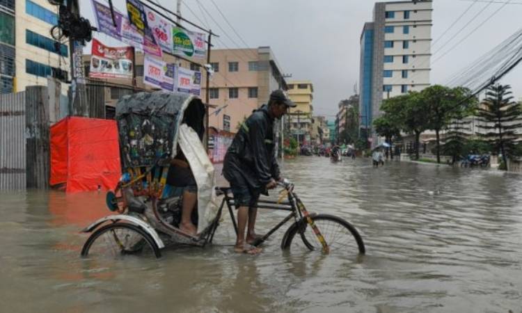 বৃষ্টি ঝরবে আরও চার দিন, ১৫ জেলায় বন্যার পূর্বাভাস