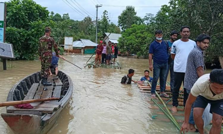 চট্টগ্রামের বন্যা কবলিত ৭ উপজেলায় সেনা মোতায়েন