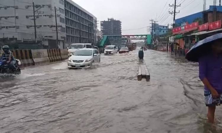 ৬ ঘণ্টায় ঢাকায় ৮২ মিলিমিটার বৃষ্টিপাত, আরও দুইদিন থাকার শঙ্কা