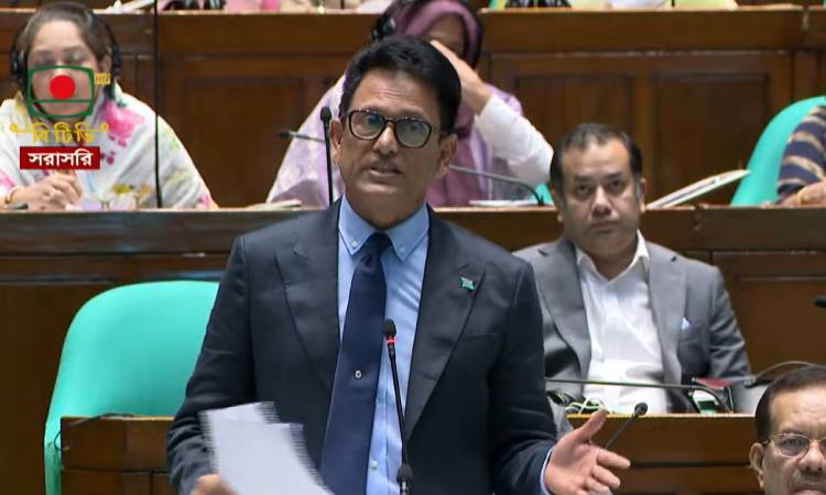 ‘আবহাওয়াবিদরা বলেছিলেন বৃষ্টি হবে না, সেজন্য পরীক্ষা বহাল রাখা হয়েছিল’